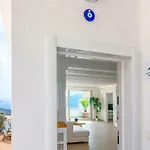 La 別荘 *